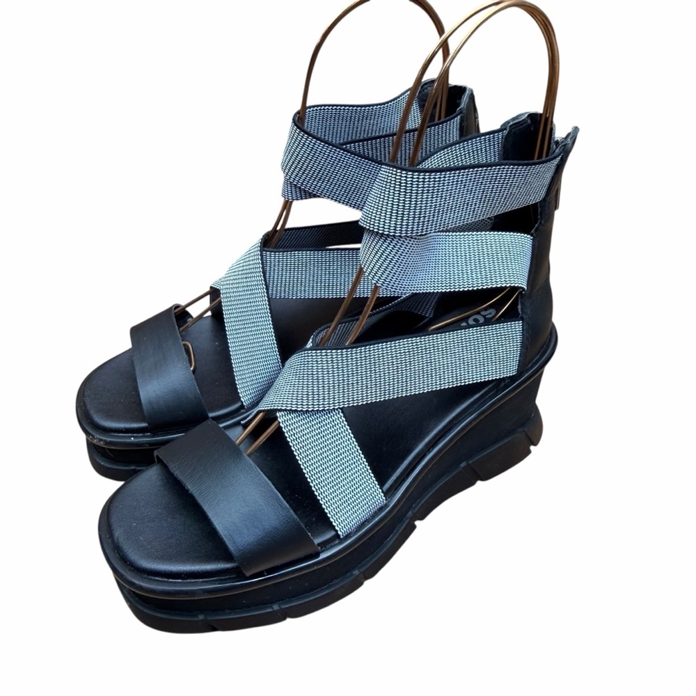 Sorel Stylish Black and Gray Women's size 5 Sandals